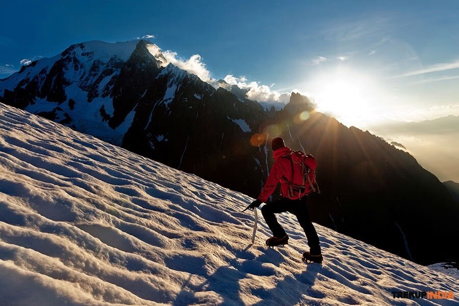 Trekking and Health 69 sar pass trek