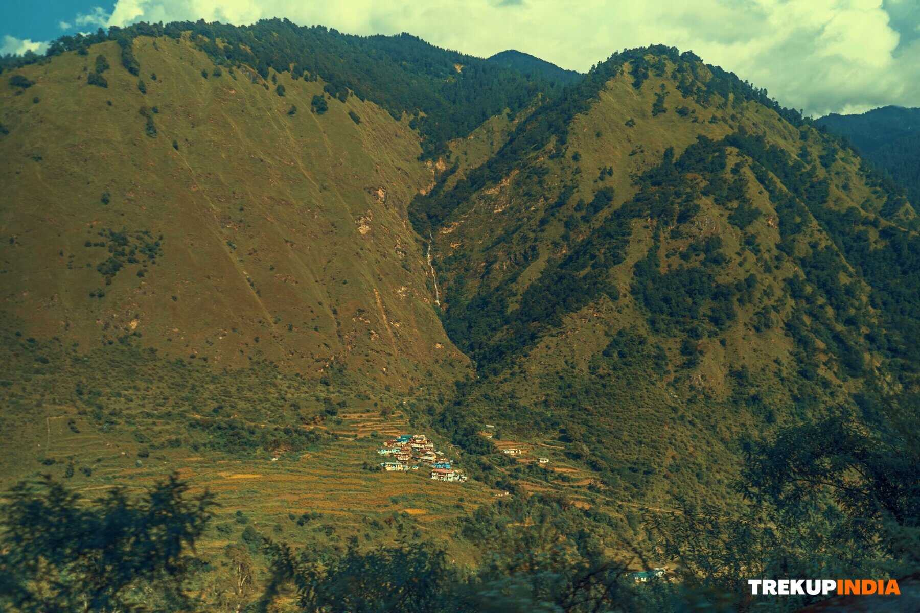 Best Treks in May in India to Escape the Summer Heat and Embrace the Himalayas 3 dayara bugyal trek