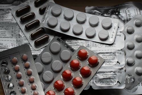 Trekking at High Altitude - Health Challenges You Must Know 3 Medication