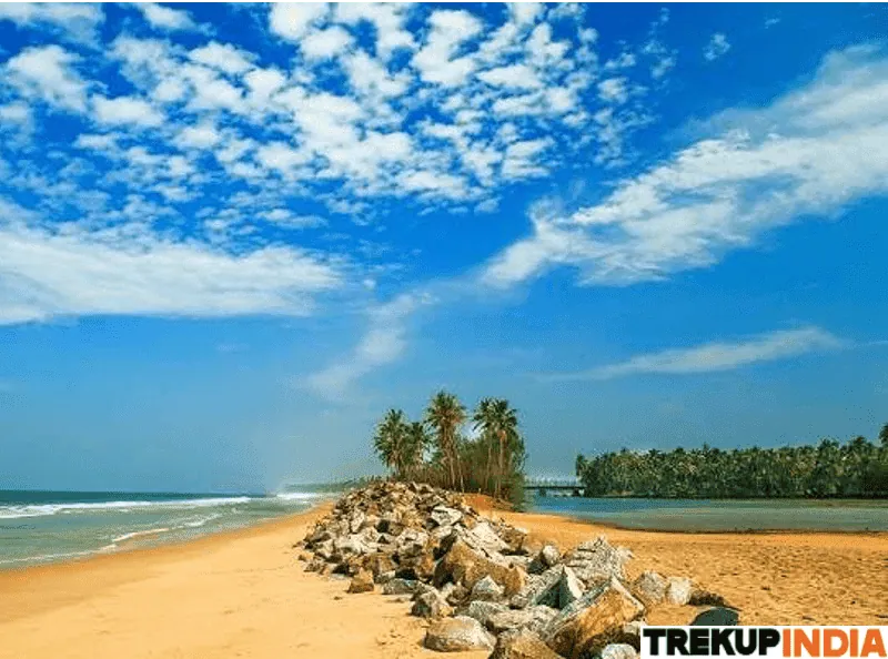 Treks In Karnataka 13 Bekal Beach Trek