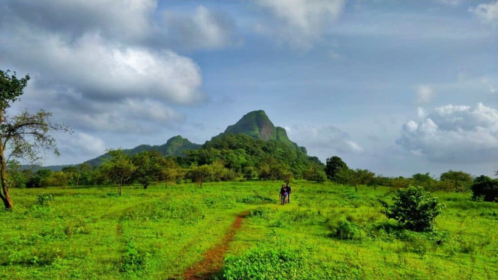 10 Best Monsoon Treks in Maharashtra That You Should Do In 2024 10 manikgad trek