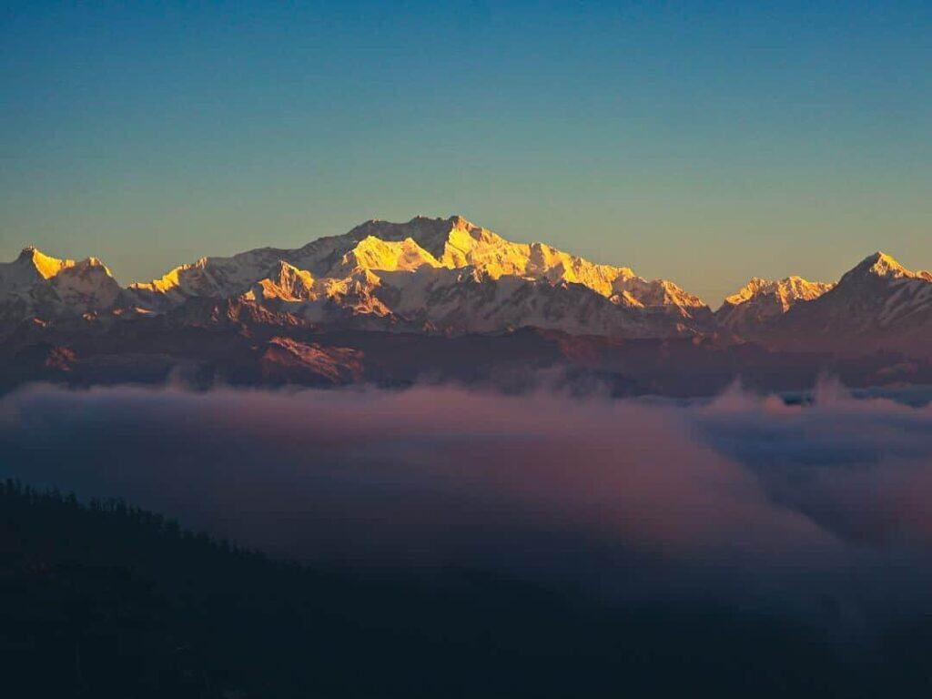 Sandakphu or Goechala? Deciding the Perfect Trek for You 1 Sandakphu or Goechala? Deciding the Perfect Trek for You