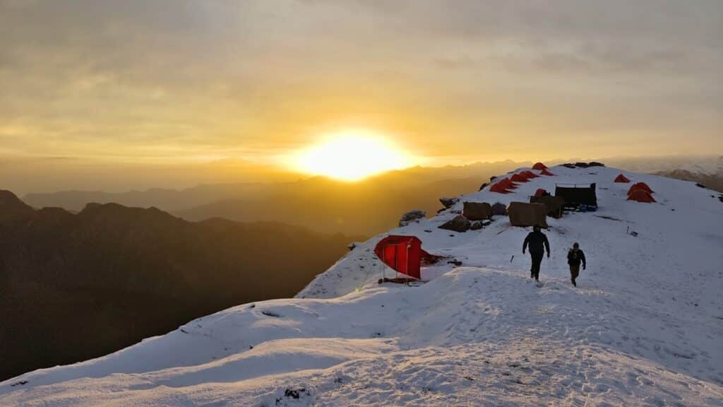 Top 5 Must-Do Treks in Manali - Treks in Himachal Pradesh 1 Sar Pass Trek
