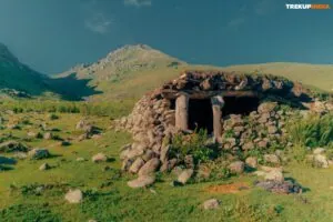 Month-Wise Trek Guide 50 tarsar marsar trek