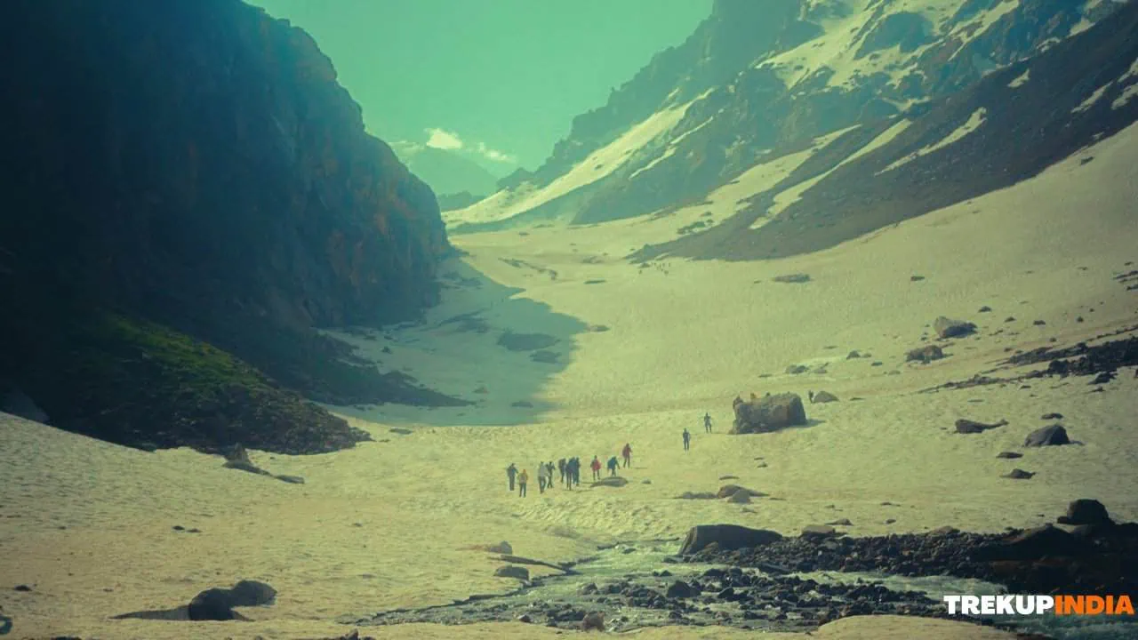 Best Treks in India: Region-Wise Guide for Every Trekker 20 Explore Hampta Pass Trek