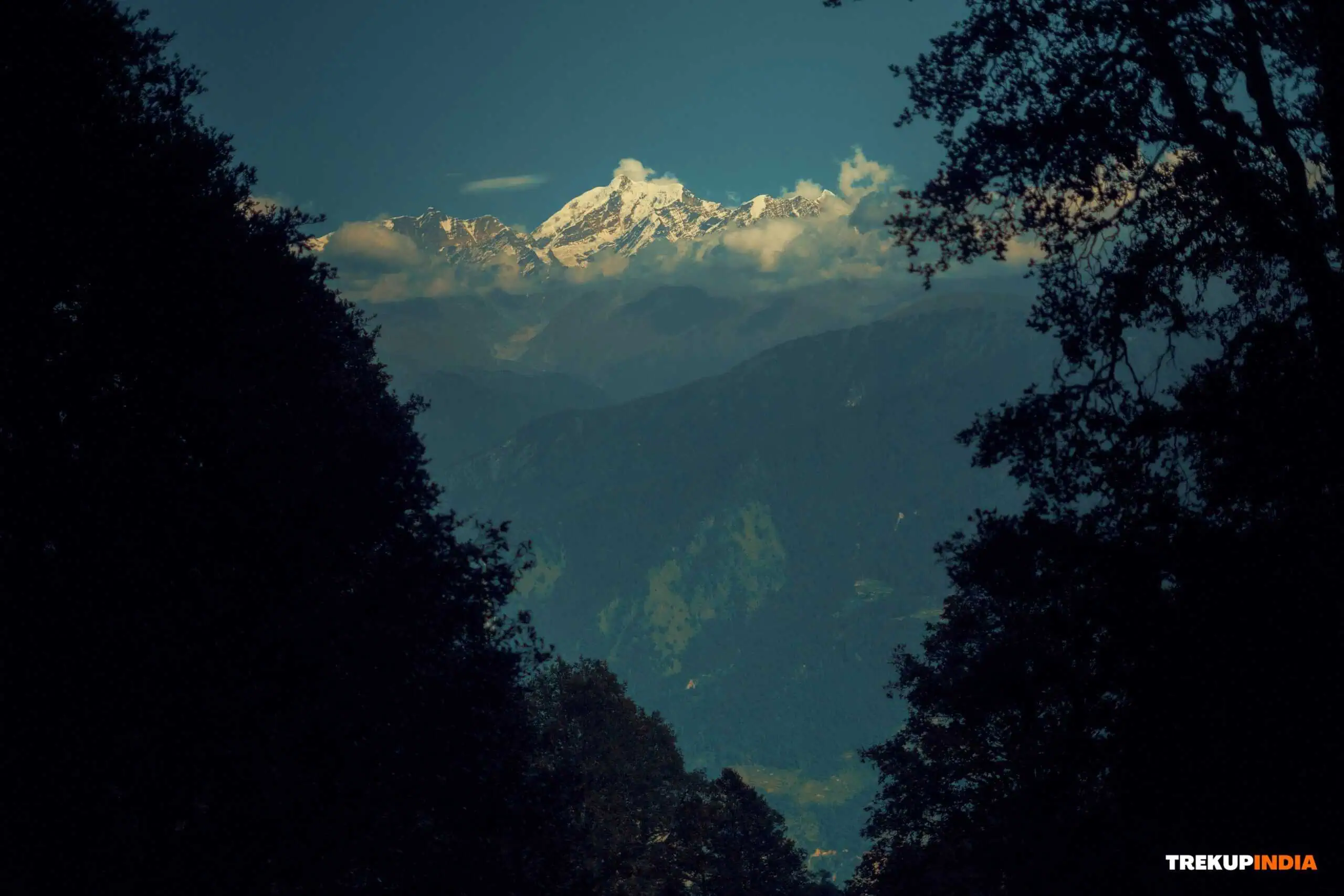 7 Best Winter Snow Treks in India to try– Where Snow meets the Soul 4 dayara bugyal trek
