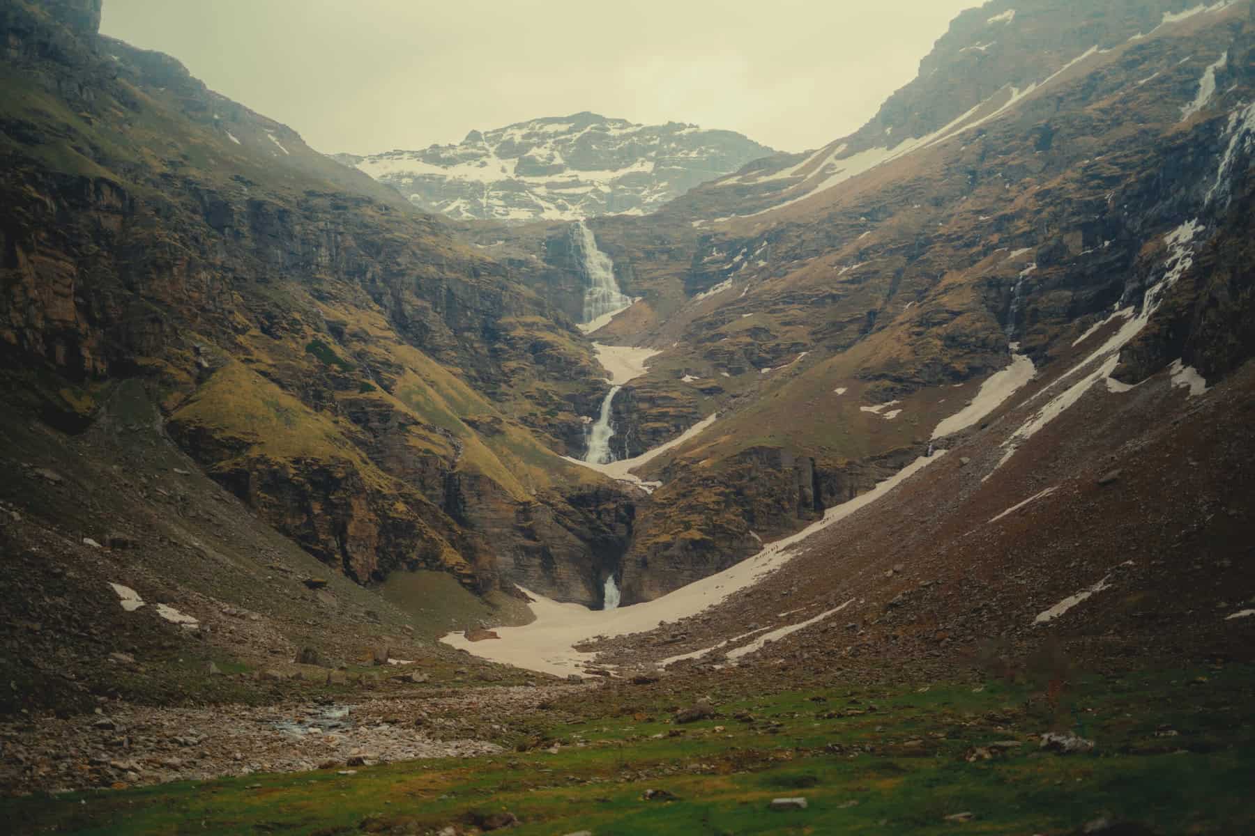 Offbeat Trekking Destinations in the Himalayas to explore 5 rupin pass trek
