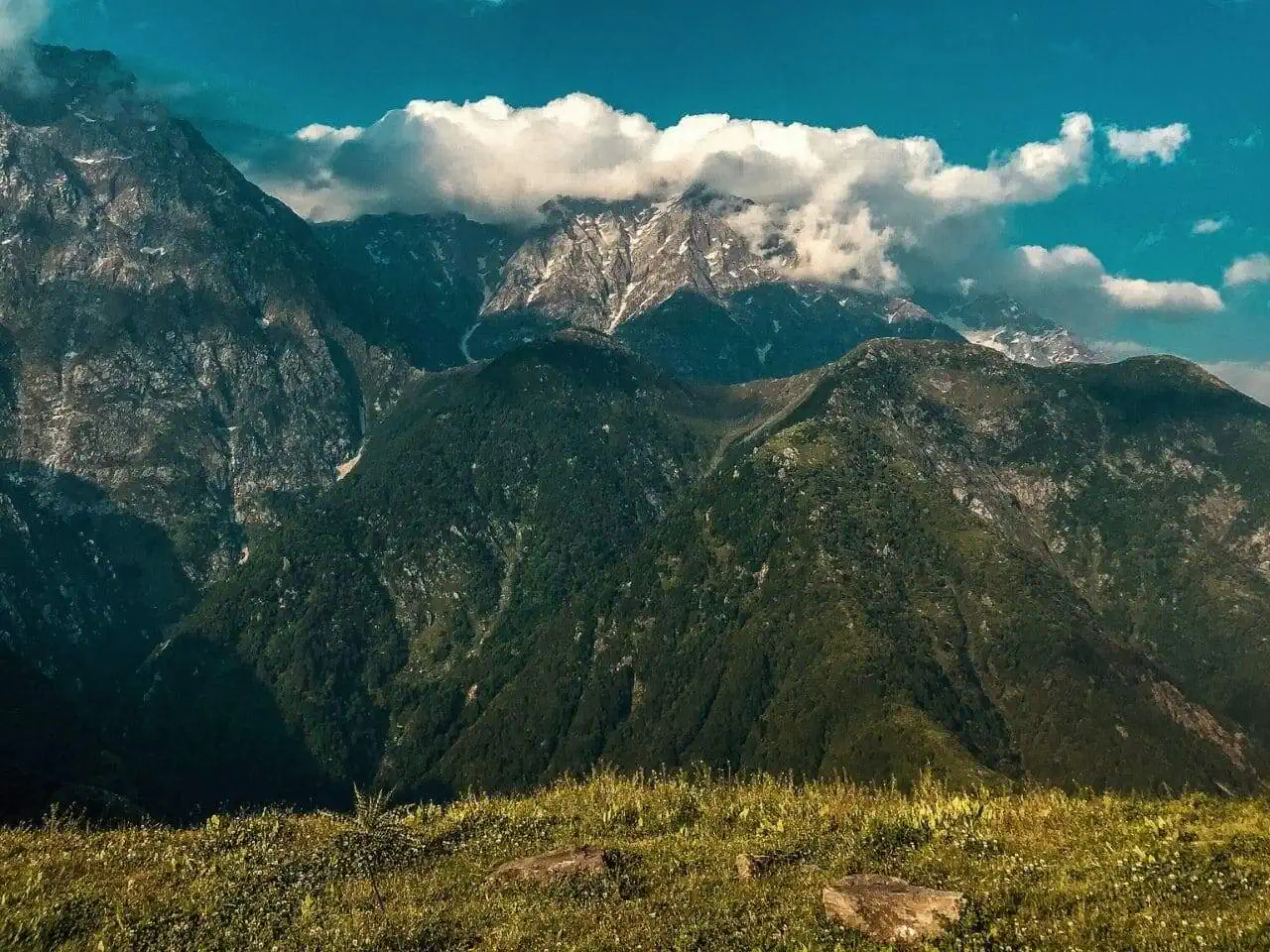Treks in Uttarakhand | Explore the Best Himalayan Hiking Trails 100 Dodital Darwa Pass Trek